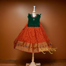 Load image into Gallery viewer, Collection Chandira- Bright Orange Chanderi Cotton Silk with Leaf Green Dupion Silk Blouse