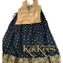 Load image into Gallery viewer, Collection Chandira- Black Chanderi Cotton with Gold Khiccha Khadi Silk Blouse with Embroidery