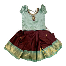 Load image into Gallery viewer, Collection Mahathi - Dark Brown with Sea Green Border Silk Cotton Skirt and Sea Green Silk Blouse with Embroidery
