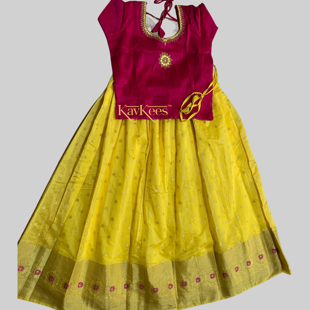 Collection Chandira- Lemon Yellow Chanderi Cotton Silk with Magenta Dupion Silk Blouse