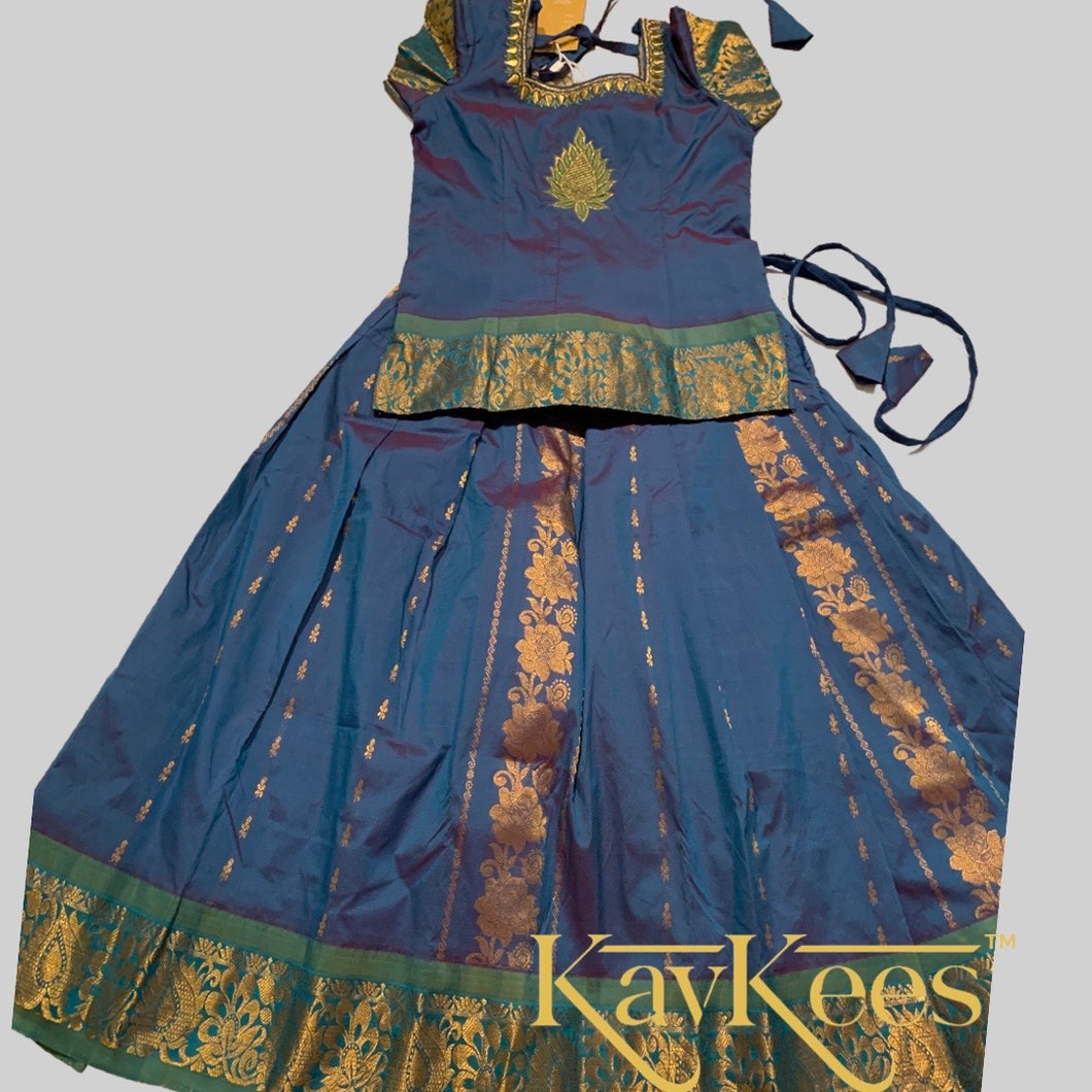 Collection Kanchana - Steel Blue half-Kanchi with blue-green double shade embroidered blouse