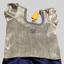 Load image into Gallery viewer, Collection Mahathi - Navy blue with Silver Paithani Skirt with Silver Dupion Blouse with Flower Embroidery
