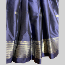 Load image into Gallery viewer, Collection Mahathi - Navy blue with Silver Paithani Skirt with Silver Dupion Blouse with Flower Embroidery
